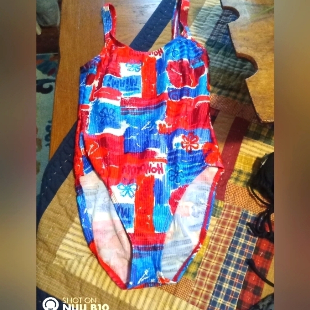 Catalina One Piece Swimsuit Size Large